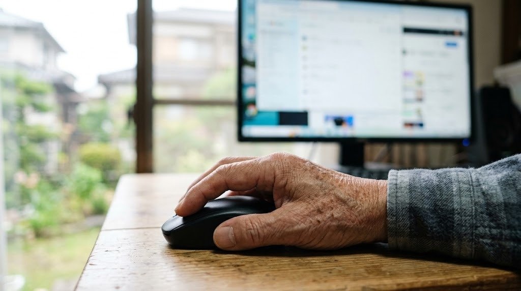 Claude Codeはプログラミング不要で使えるか?非エンジニアの士業が使いこなせる理由
